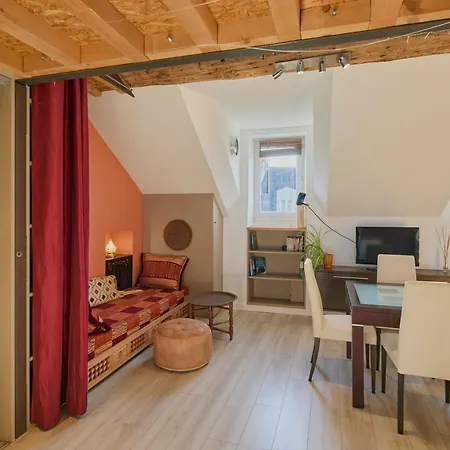 Bel Appartement, Mezzanine, Calme, 2 Coins Bureaux - Home'ponopono * Ναντ