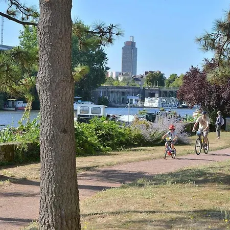 Bel Appartement, Mezzanine, Calme, 2 Coins Bureaux - Home'ponopono Διαμέρισμα